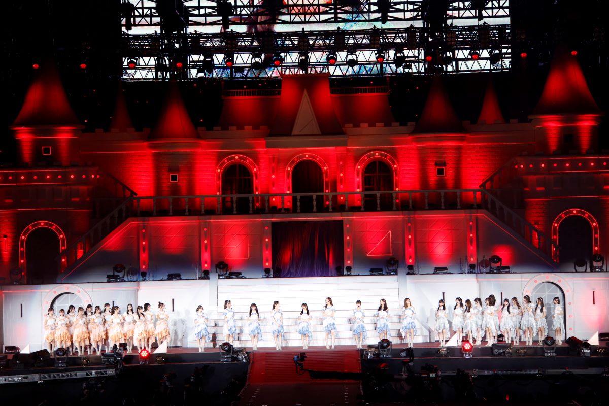 「真夏の全国ツアー2024」神宮球場公演を開催した乃木坂46　撮影・鈴木健太氏(KENTA Inc.)