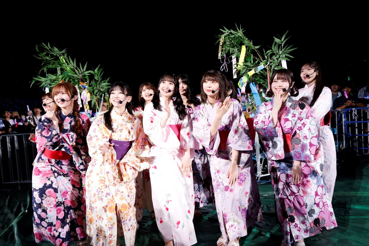 「真夏の全国ツアー2024」神宮球場公演でパフォーマンスする乃木坂46　撮影・鈴木健太氏(KENTA Inc.)