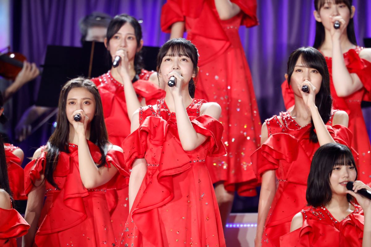 「真夏の全国ツアー2024」神宮球場公演でパフォーマンスする乃木坂46　撮影・鈴木健太氏(KENTA Inc.)