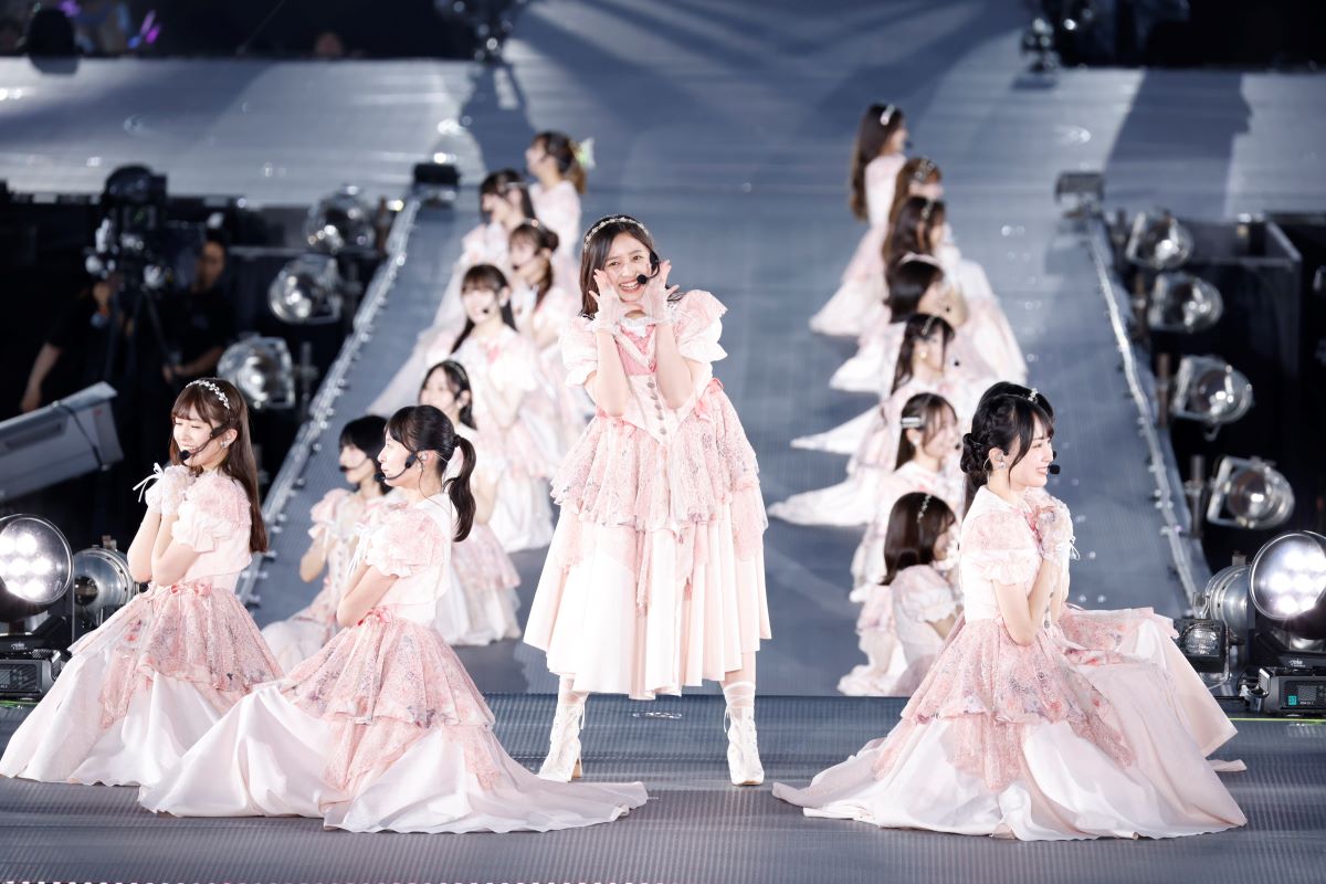「真夏の全国ツアー2024」神宮球場公演でパフォーマンスする乃木坂46　撮影・鈴木健太氏(KENTA Inc.)