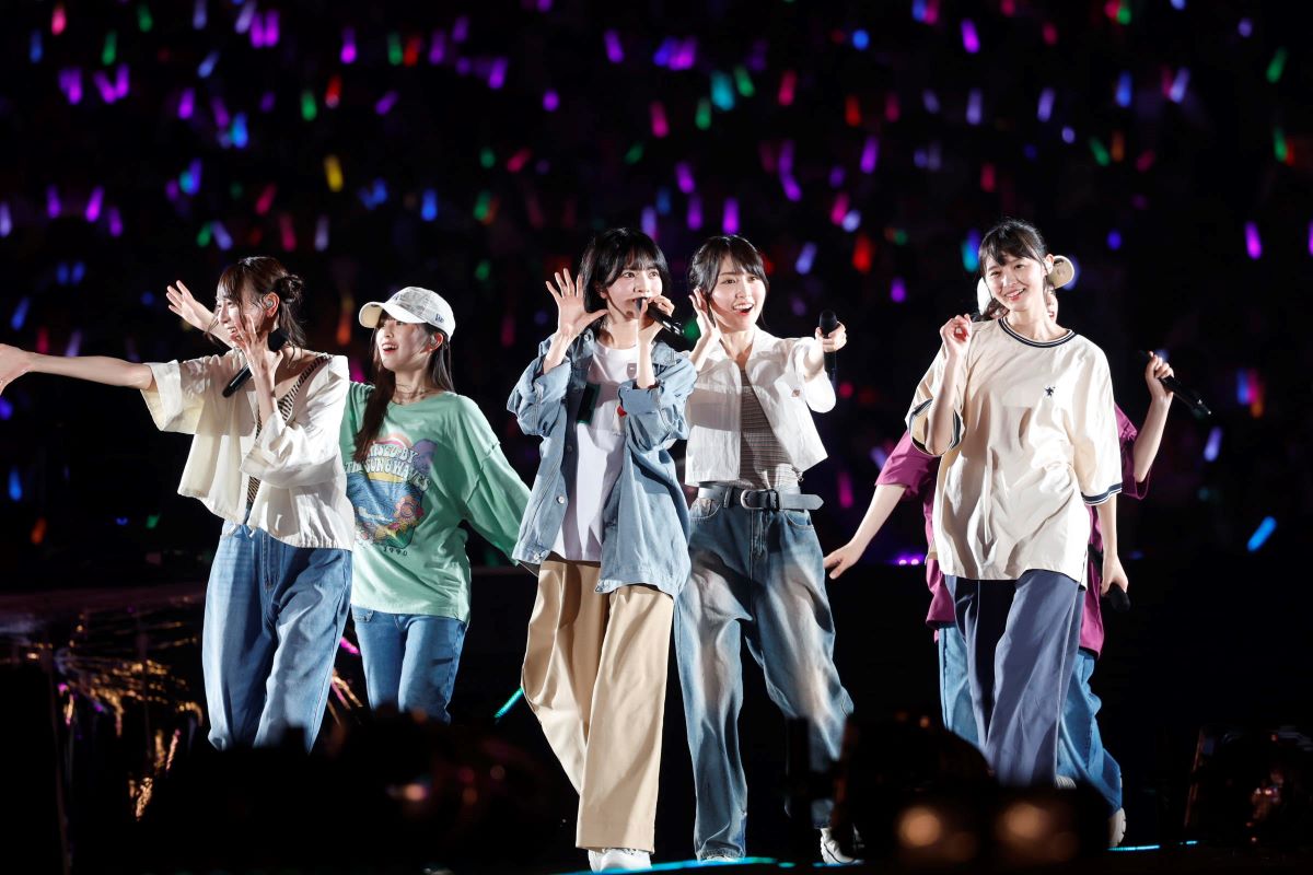 「真夏の全国ツアー2024」神宮球場公演でパフォーマンスする乃木坂46