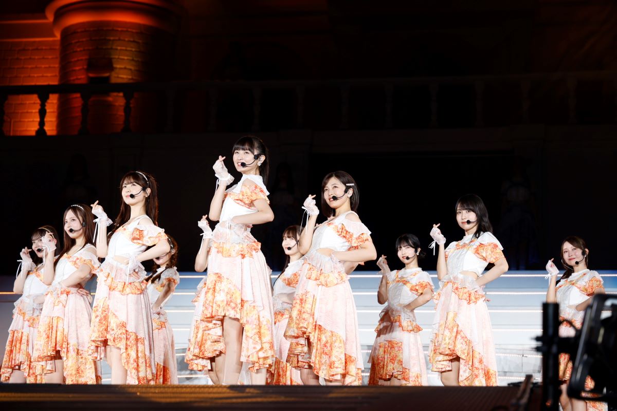 「真夏の全国ツアー2024」神宮球場公演でパフォーマンスする乃木坂46　撮影・鈴木健太氏(KENTA Inc.)