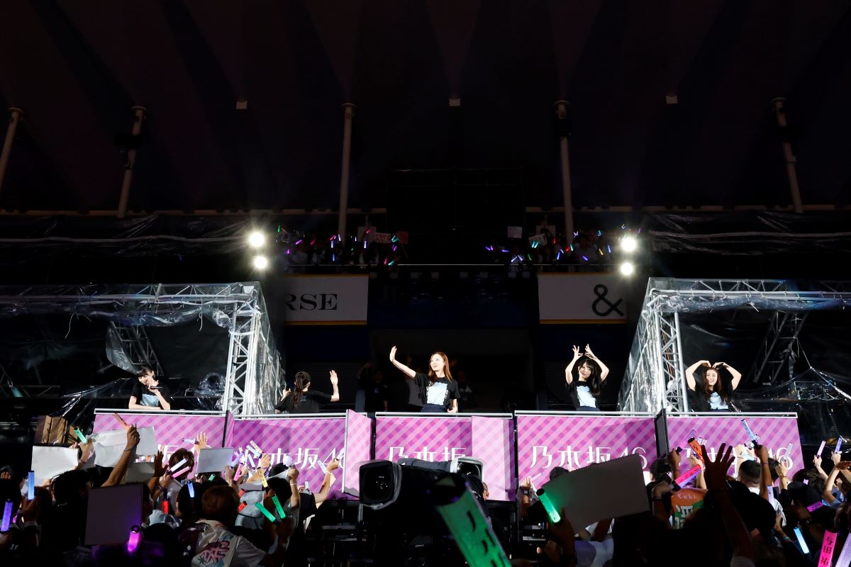 「真夏の全国ツアー2024」神宮球場公演を開催した乃木坂46　撮影・鈴木健太氏(KENTA Inc.)