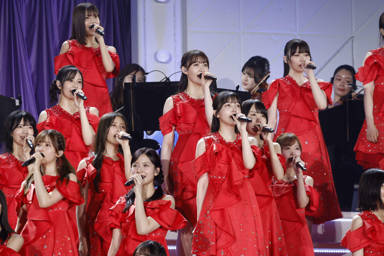 「真夏の全国ツアー2024」最終日公演でパフォーマンスする乃木坂46