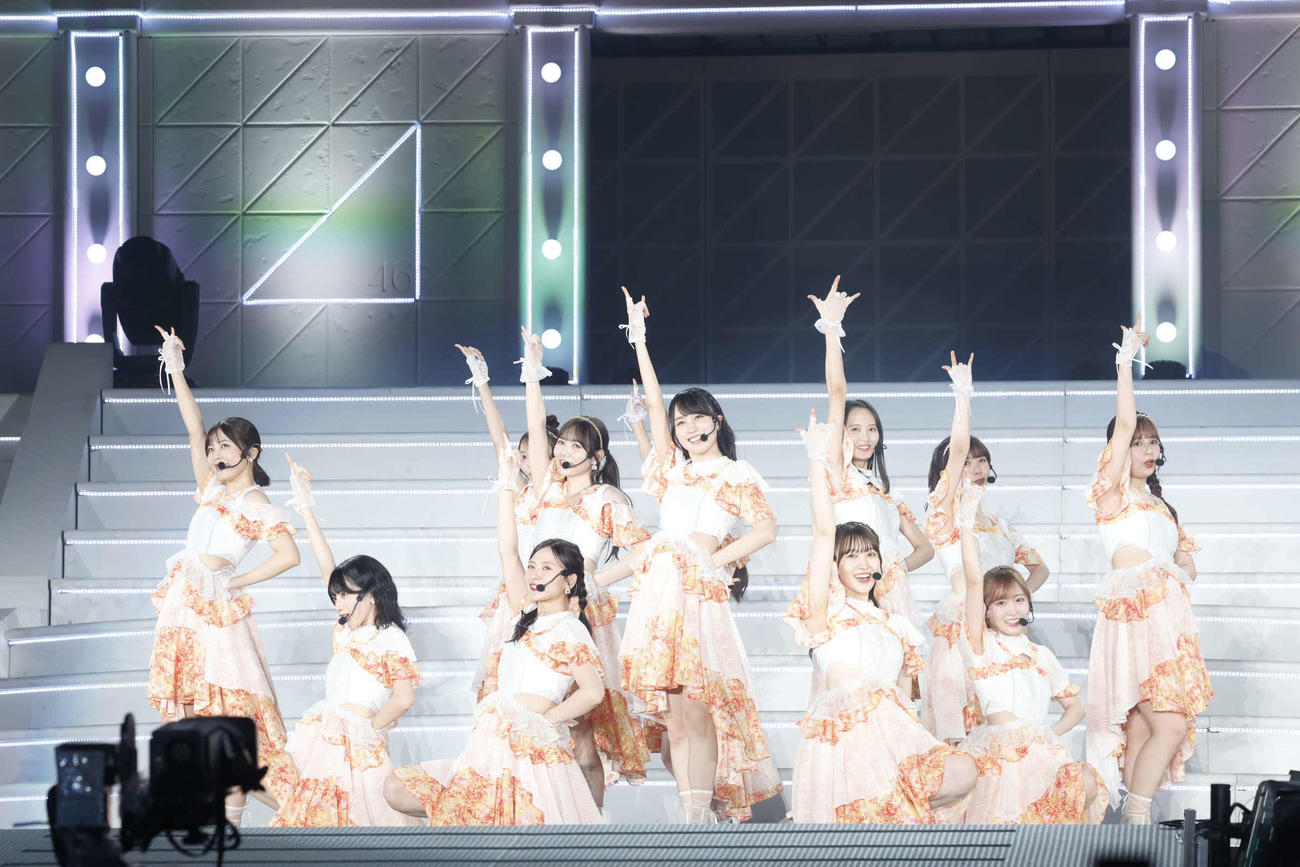 「真夏の全国ツアー2024」最終日公演でパフォーマンスする乃木坂464期生