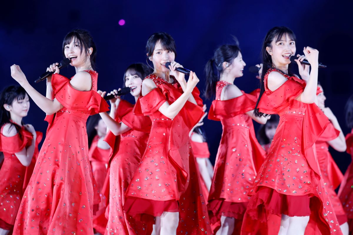 「真夏の全国ツアー2024」神宮球場公演でパフォーマンスする乃木坂46　撮影・鈴木健太氏(KENTA Inc.)