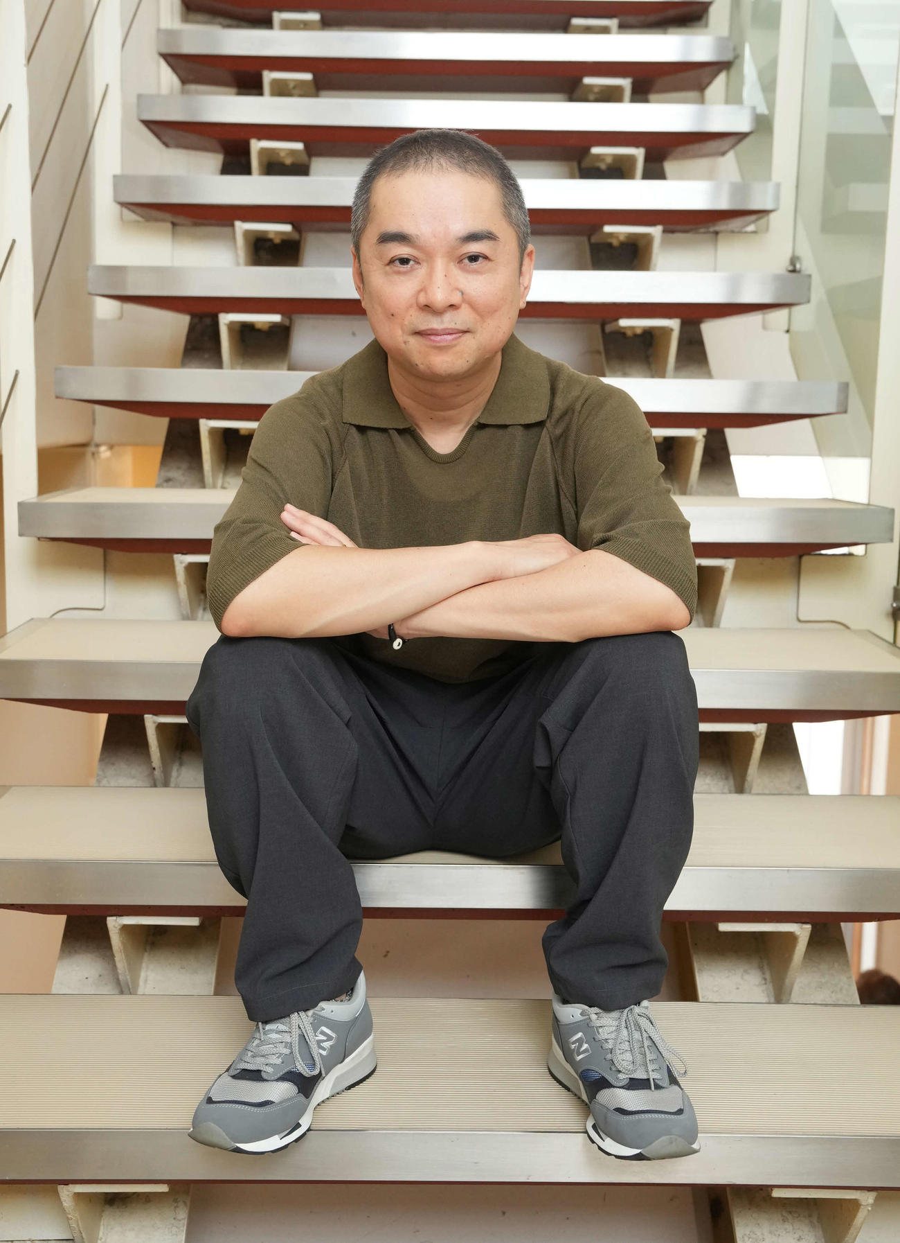 パルコ劇場へはじめて書下ろし作品となる舞台「ワタシタチはモノガタリ」を上演する劇作家の横山拓也氏（撮影・小沢裕）