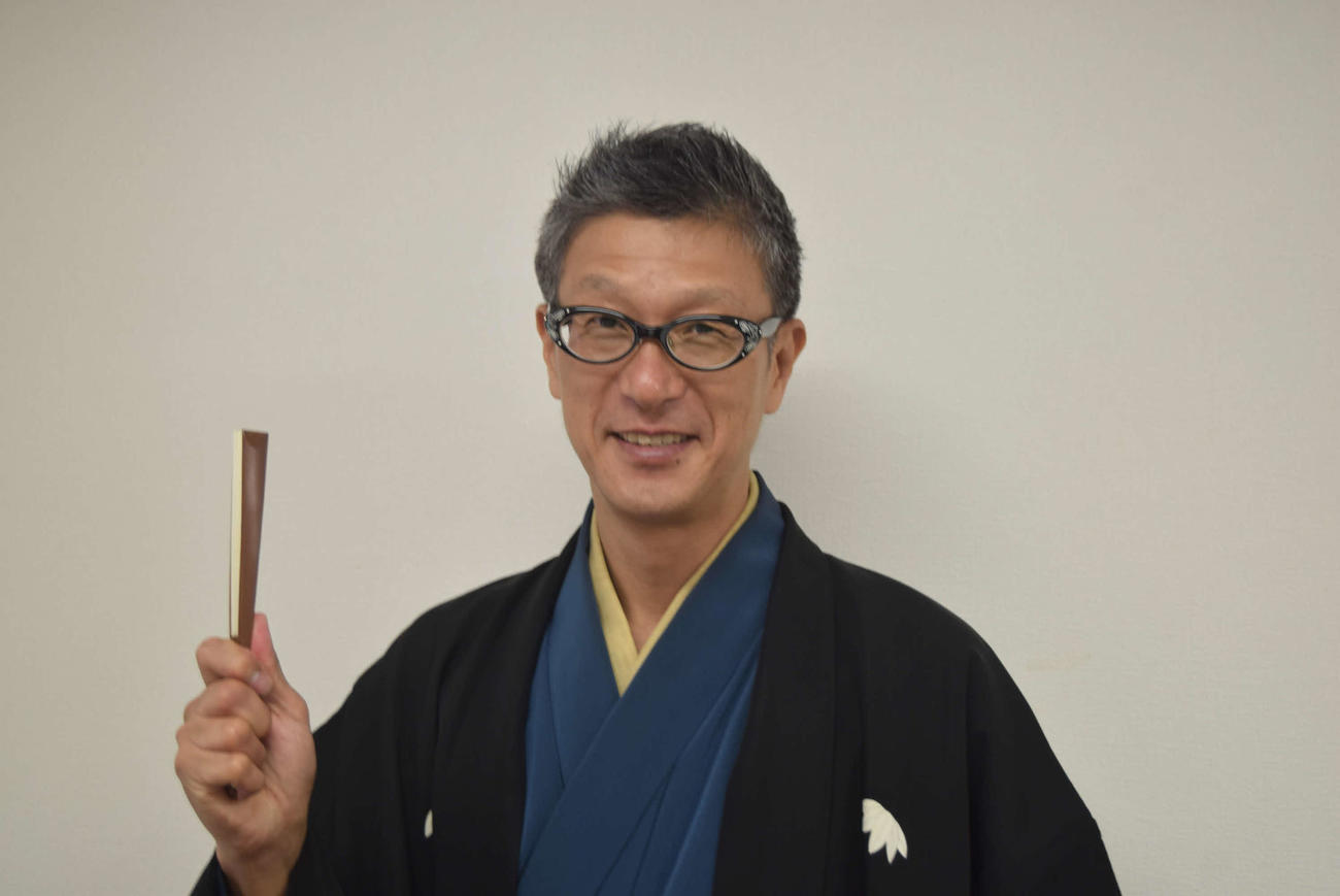 風間杜夫と落語会を開く笑福亭銀瓶（撮影・阪口孝志）