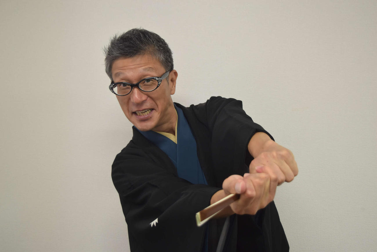 風間杜夫と落語会を開く笑福亭銀瓶（撮影・阪口孝志）