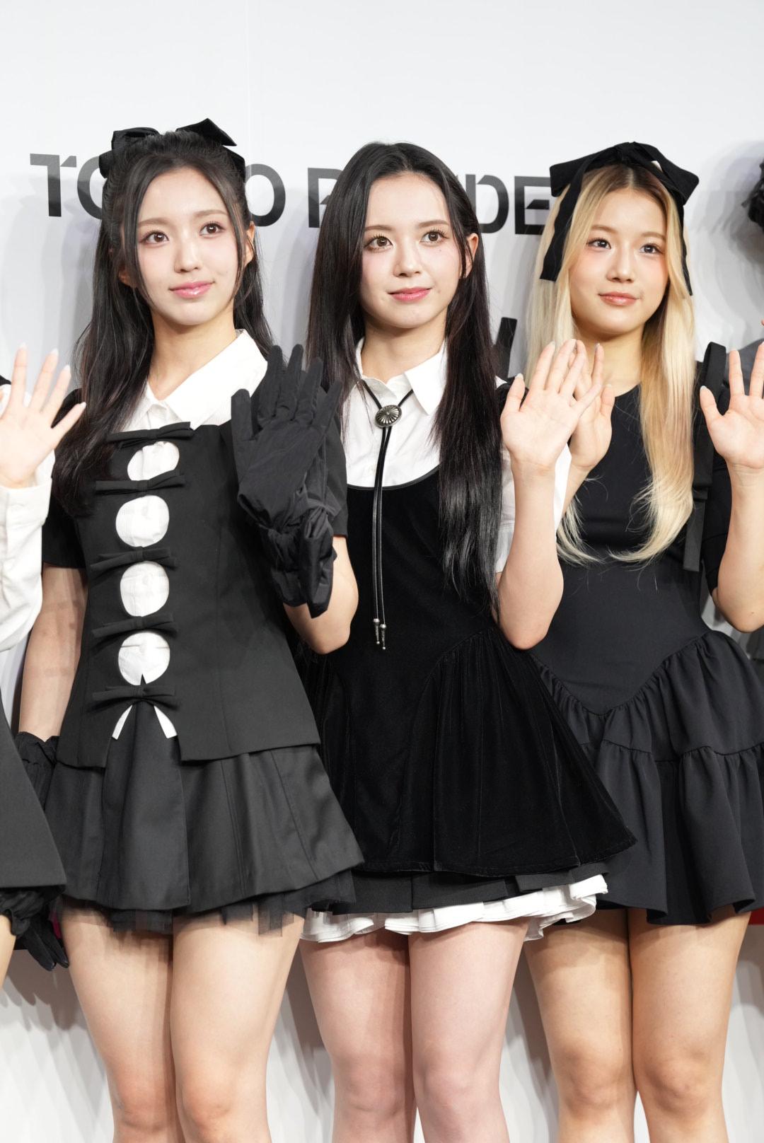 記者会見に臨むMADEINの、左からYESEO、MASHIRO、SUHYE（撮影・小沢裕）