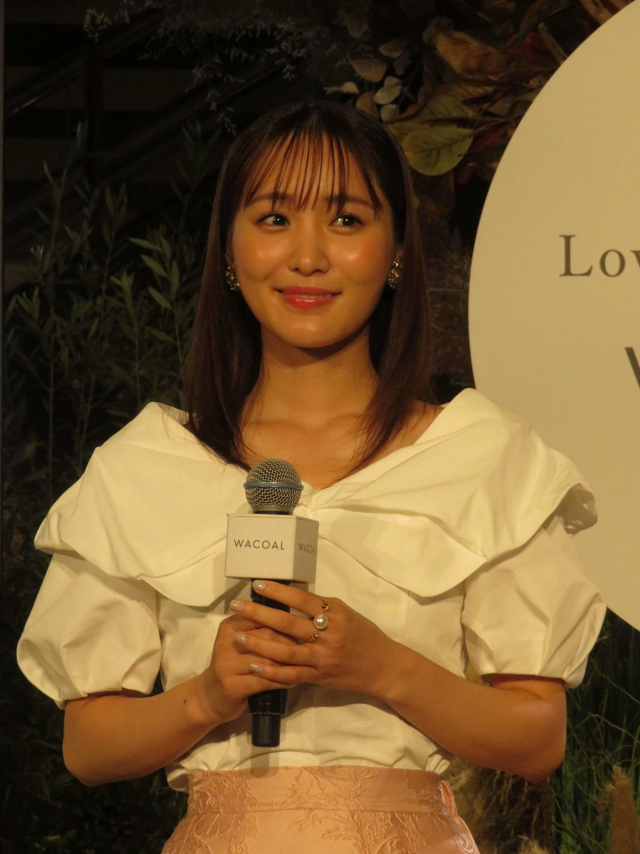 ワコール「Love your moment Garden」記者発表会に登壇した菅井友香（撮影・村上幸将）