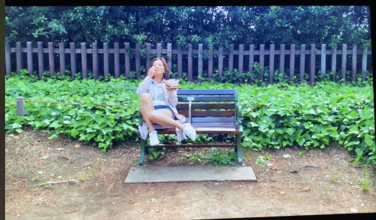 華原朋美公式YouTubeから
