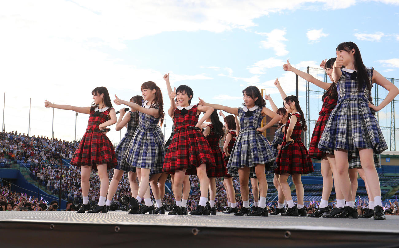 2014年8月30日、全国ツアー千秋楽として初の神宮球場公演を開催しファンを魅了する乃木坂46