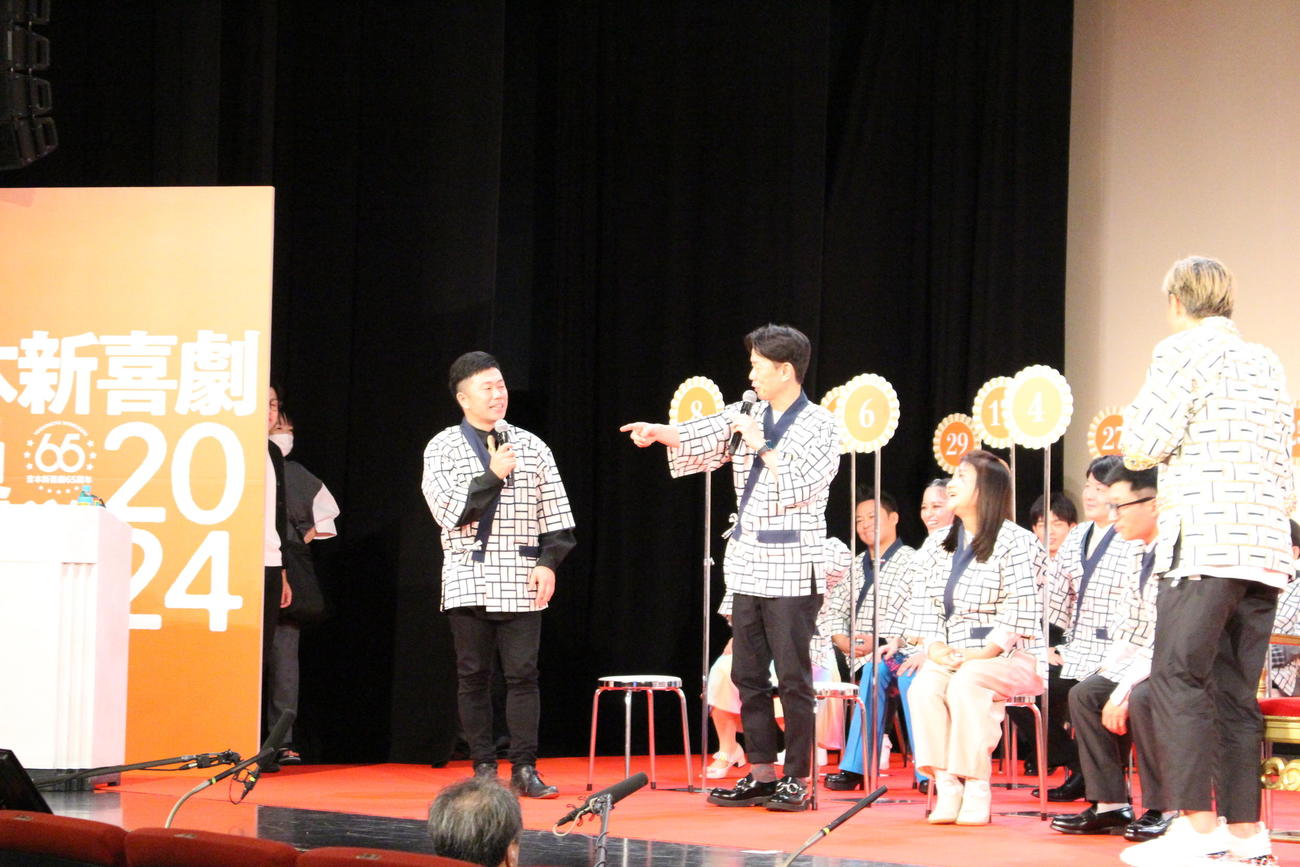 総選挙で吉田裕（左端）は清水けんじ（その右）に敗れ、座長を下りるのか？