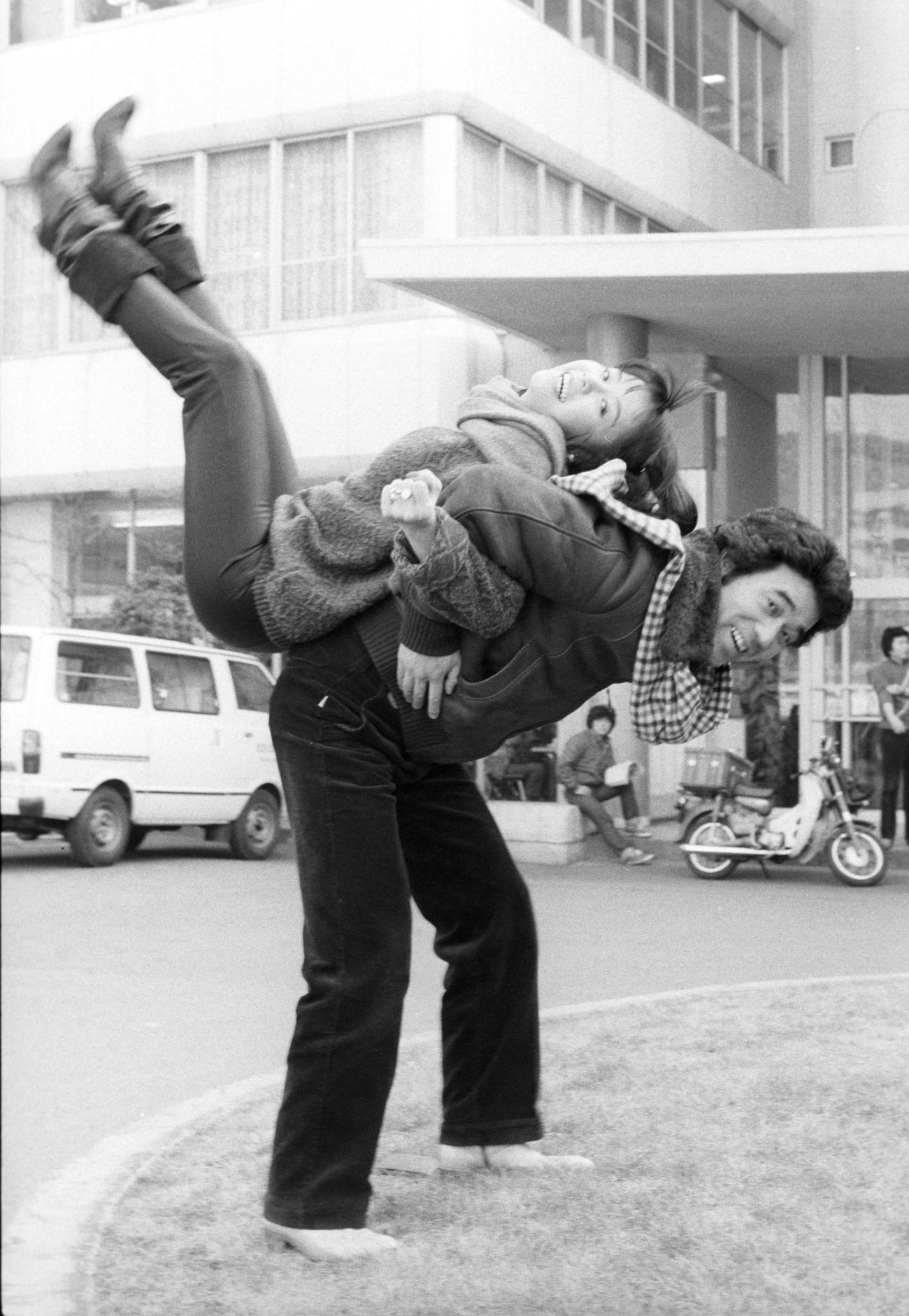 ヒロシ＆キーボーのヒロシ（黒沢博＝右）とキーボー（山田喜代子）（83年1月）