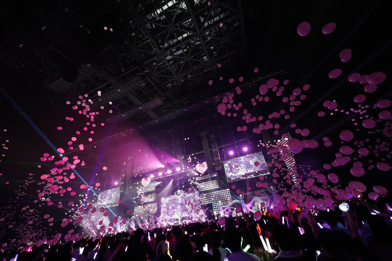 7周年記念コンサートを行った＝LOVE