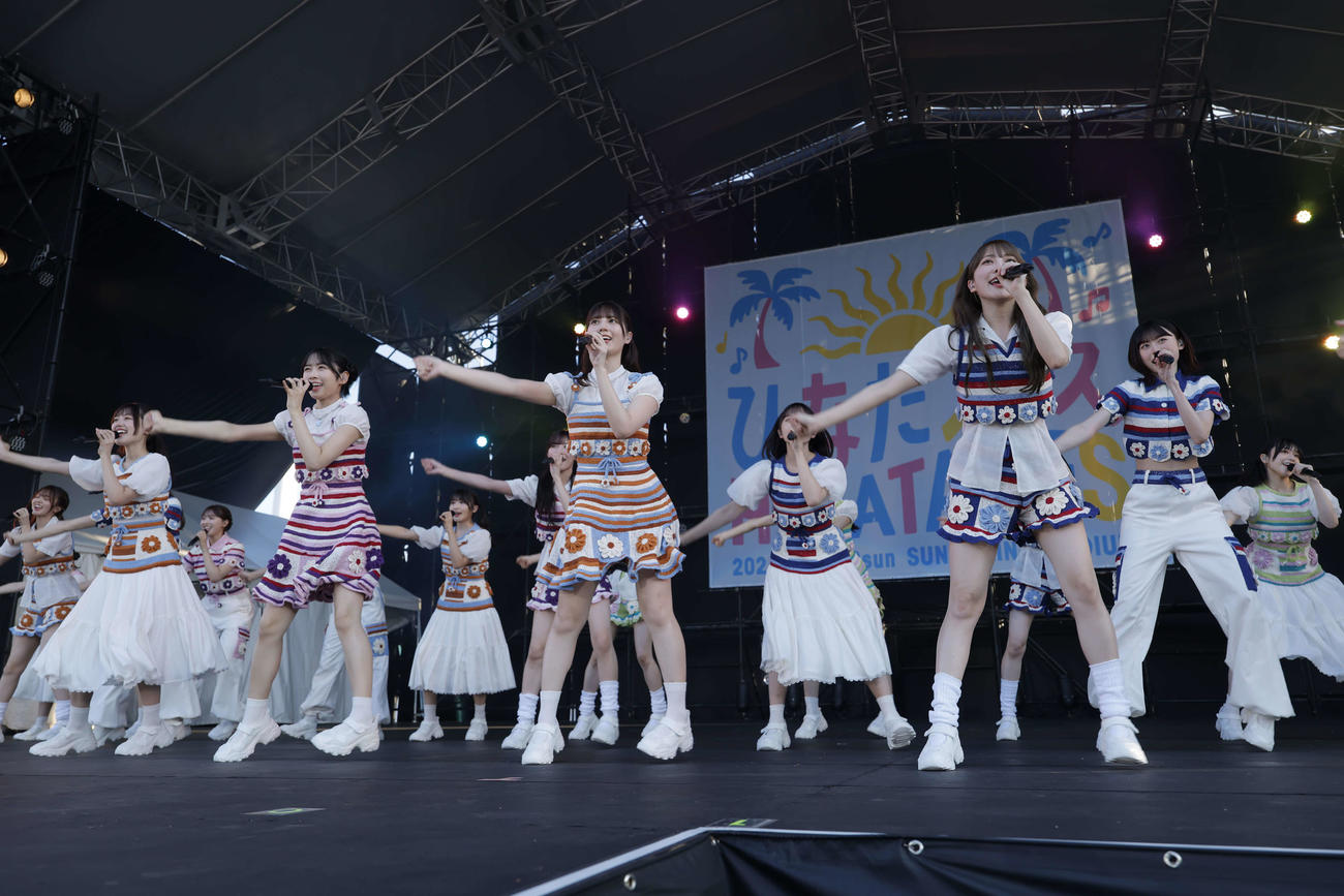 「ひなたフェス2024」でパフォーマンスする日向坂46（C）Seed＆Flower LLC