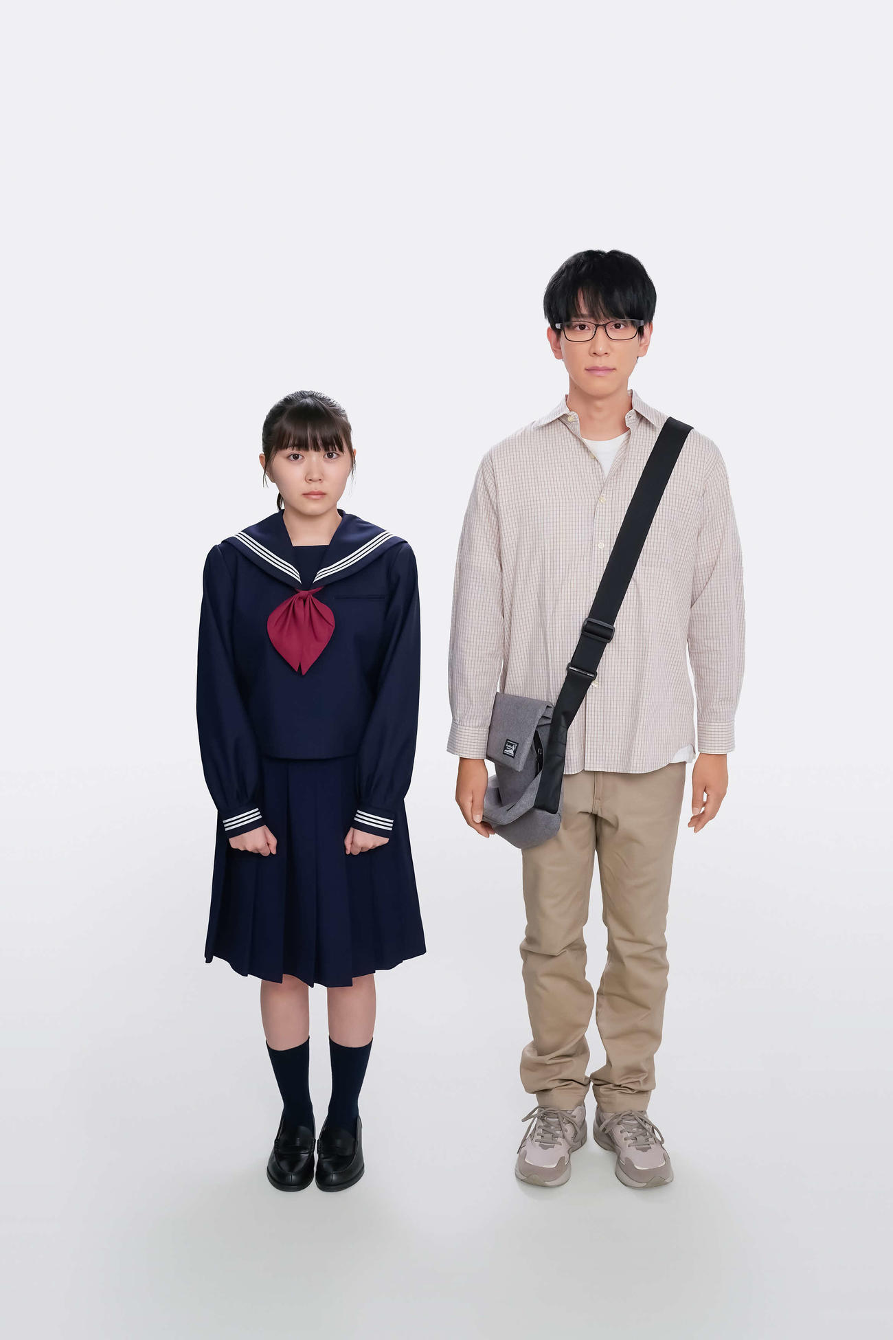 ドラマ「高杉さん家のおべんとう」に主演するNEWS小山慶一郎（右）。左は平澤宏々路