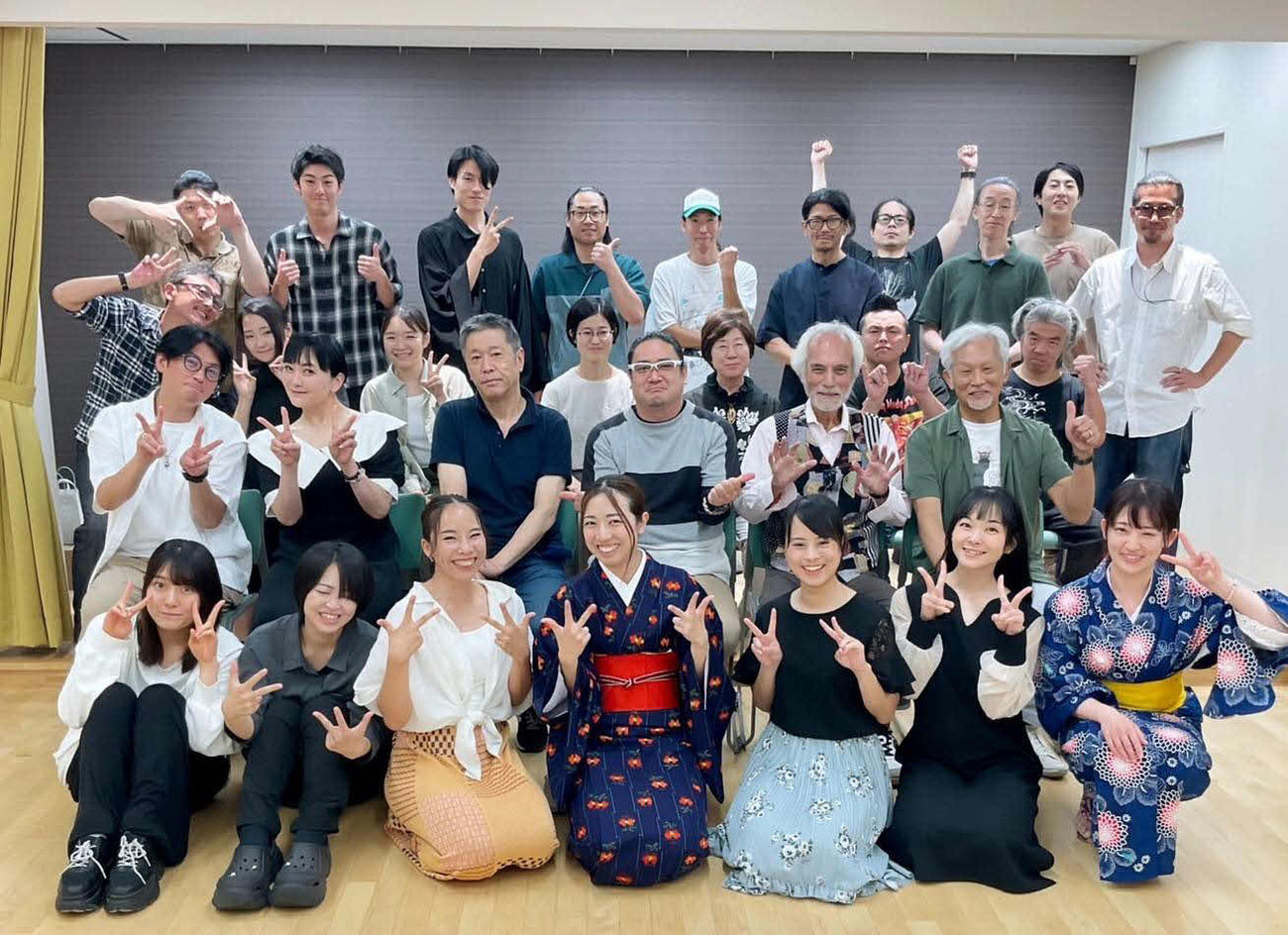 舞台「時は今　天が下しる　桔梗かな」の出演者たち