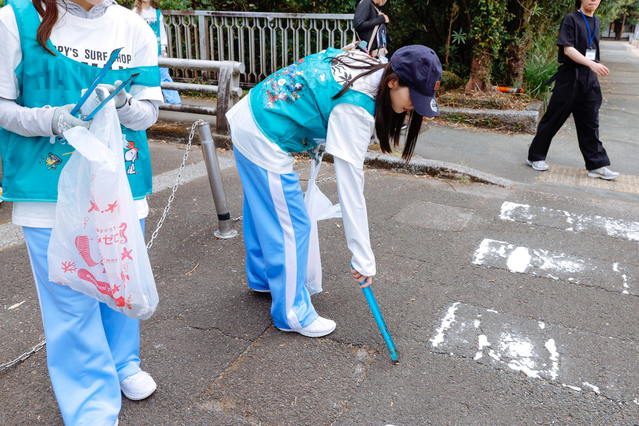 クリーンイベント「SNOOPY Loves NATURE　“Team up!”　in　ひなたフェス2024」に参加した日向坂46メンバ－