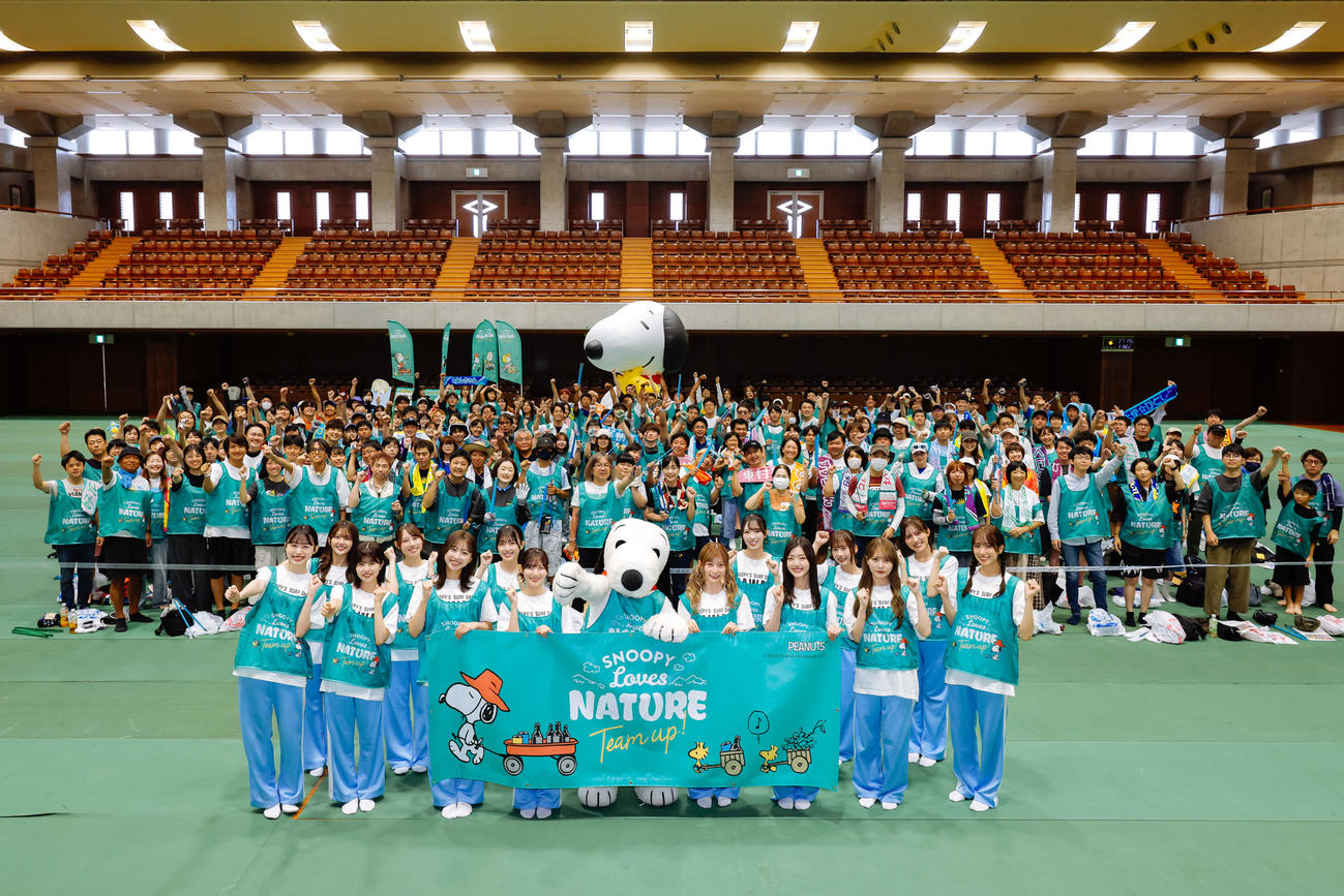クリーンイベント「SNOOPY Loves NATURE　“Team up!”　in　ひなたフェス2024」に参加した日向坂46ら