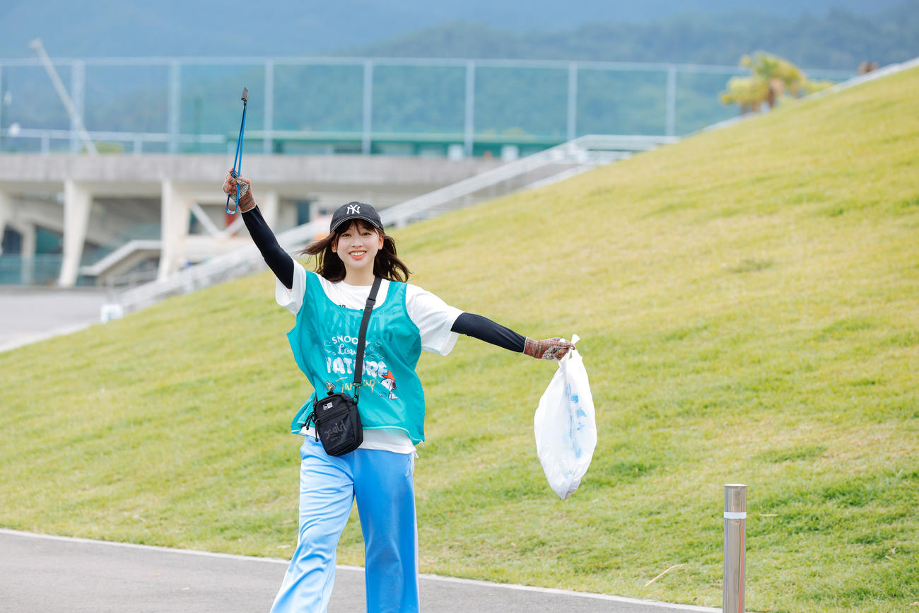 クリーンイベント「SNOOPY Loves NATURE　“Team up!”　in　ひなたフェス2024」に参加した日向坂46メンバ－