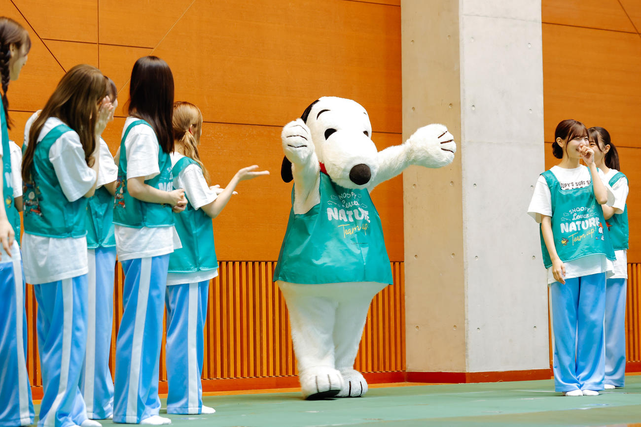クリーンイベント「SNOOPY Loves NATURE　“Team up!”　in　ひなたフェス2024」に参加した日向坂46メンバーら