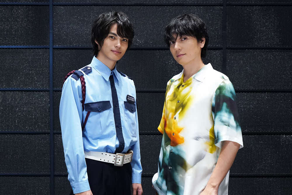 フジテレビ系「最寄りのユートピア」に出演する、左から神尾楓珠、flumpool山村隆太（C）フジテレビ