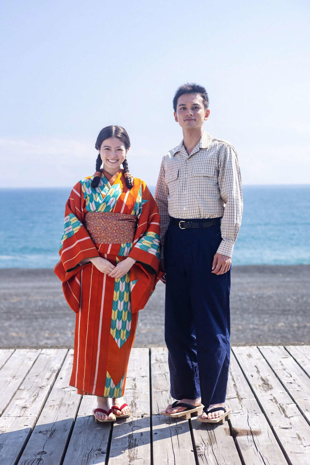 「あんぱん」高知ロケでクランクインした今田美桜（左）と北村匠海