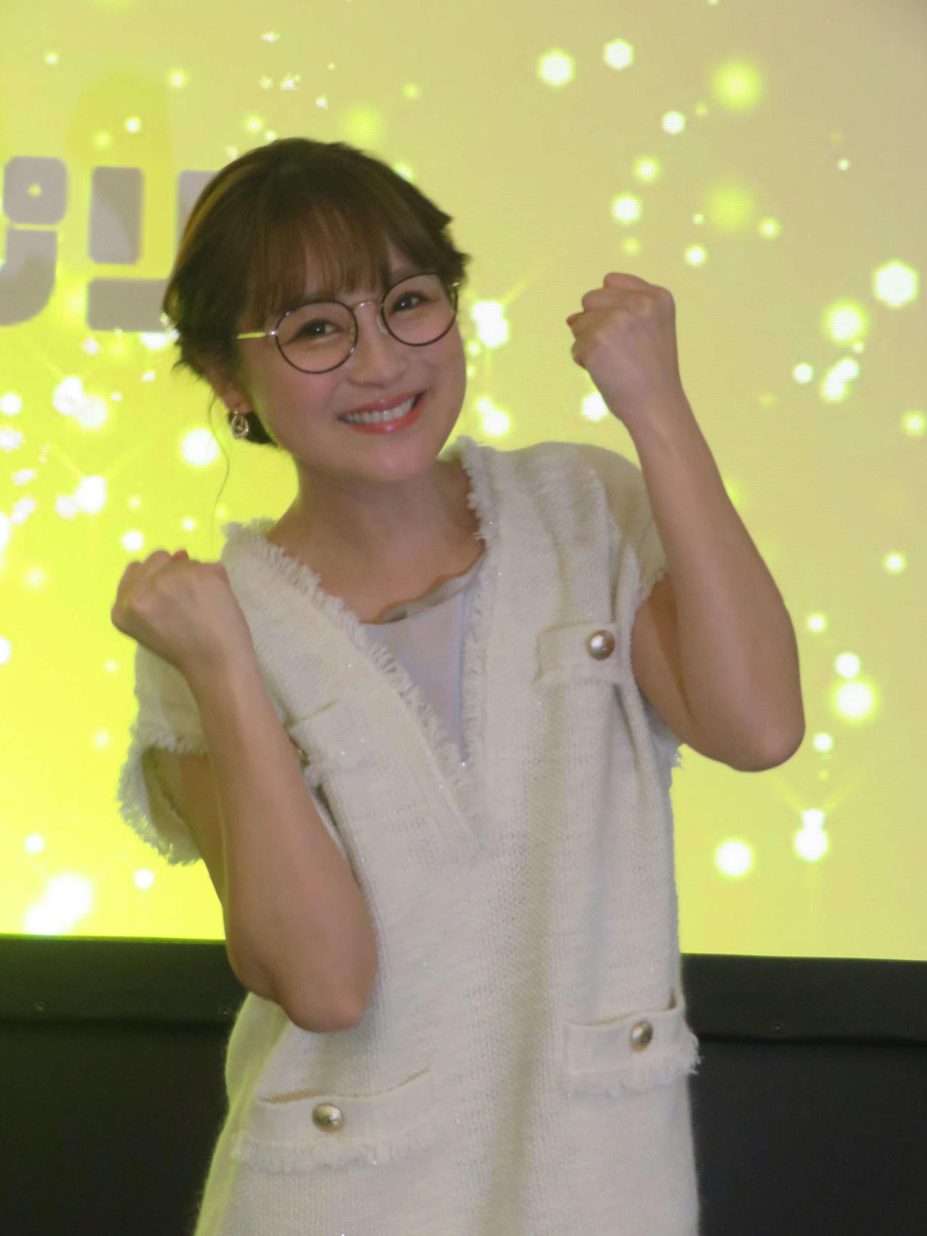 「キャリコングランプリ2024」表彰式のプレゼンテーターを務めた鈴木奈々