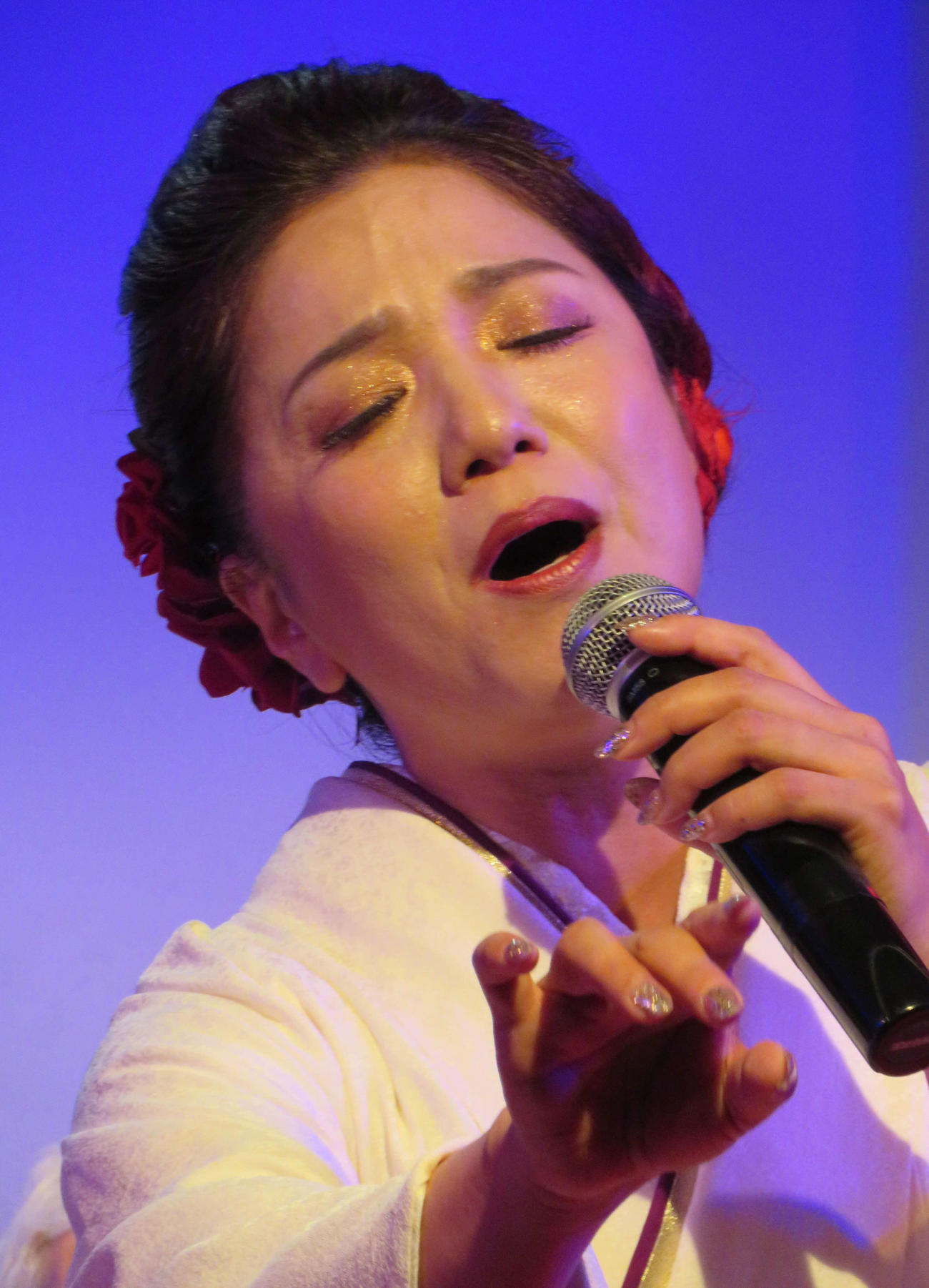 新曲「三日月と赤い橋」の発売記念イベントを行った五十川ゆき
