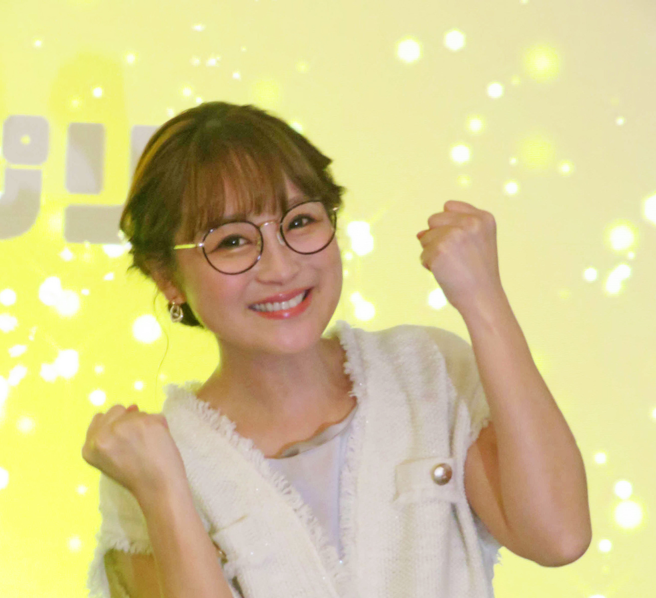 「キャリコングランプリ2024」表彰式のプレゼンテーターを務めた鈴木奈々