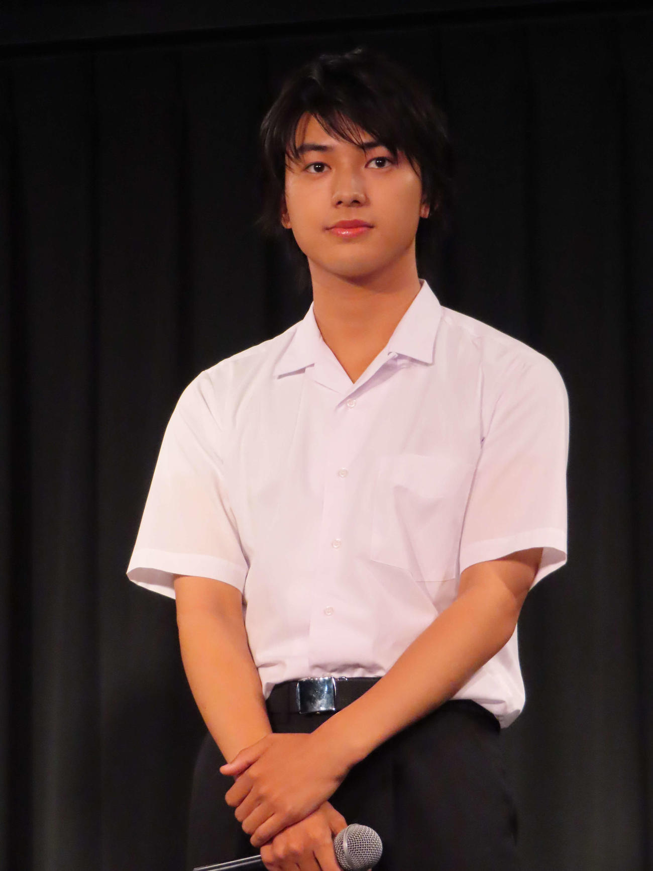 MBSドラマ「スメルズ　ライク　グリーン　スピリット」の製作発表会見に出席した荒木飛羽