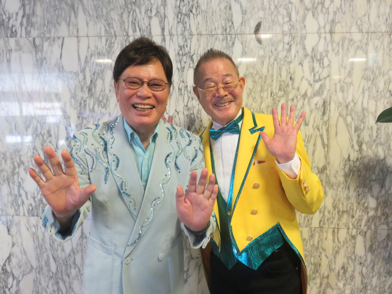「歌って元気！笑って健康！秋の演芸フェスティバルVOL.1」に出演する堺すすむ（左）とマギー司郎