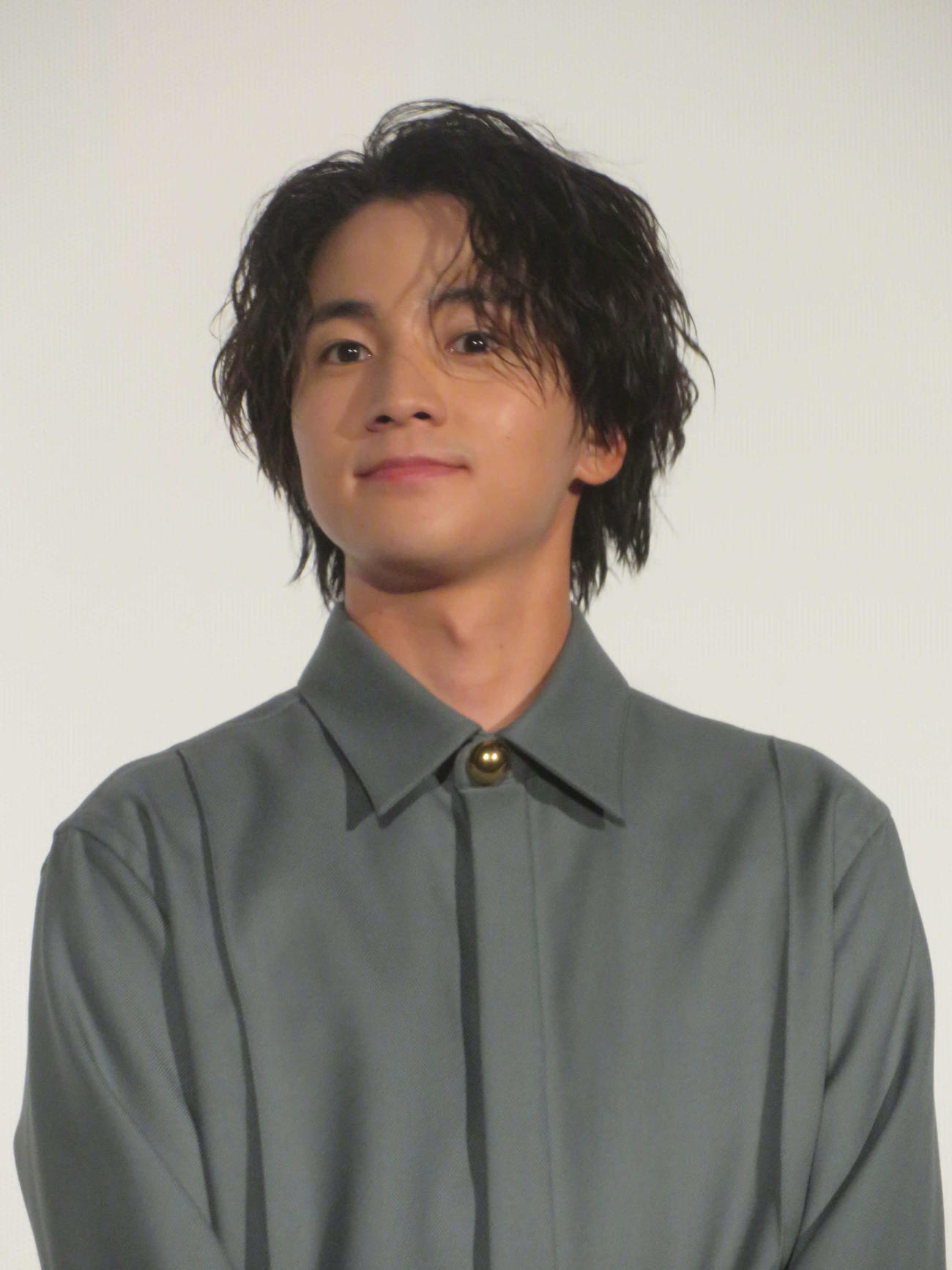 映画「きみの色」公開御礼舞台あいさつに出席した木戸大聖