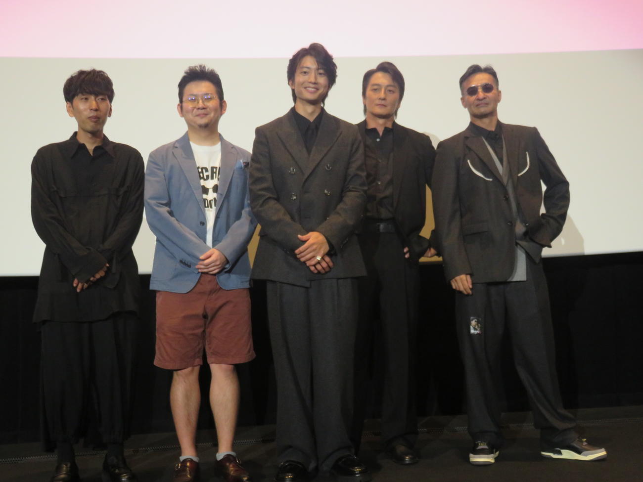 映画「静かなるドン2　前編」の舞台あいさつに出席した、左から山口健人氏、鳴瀬聖人監督、伊藤健太郎、本宮泰風、山口祥行