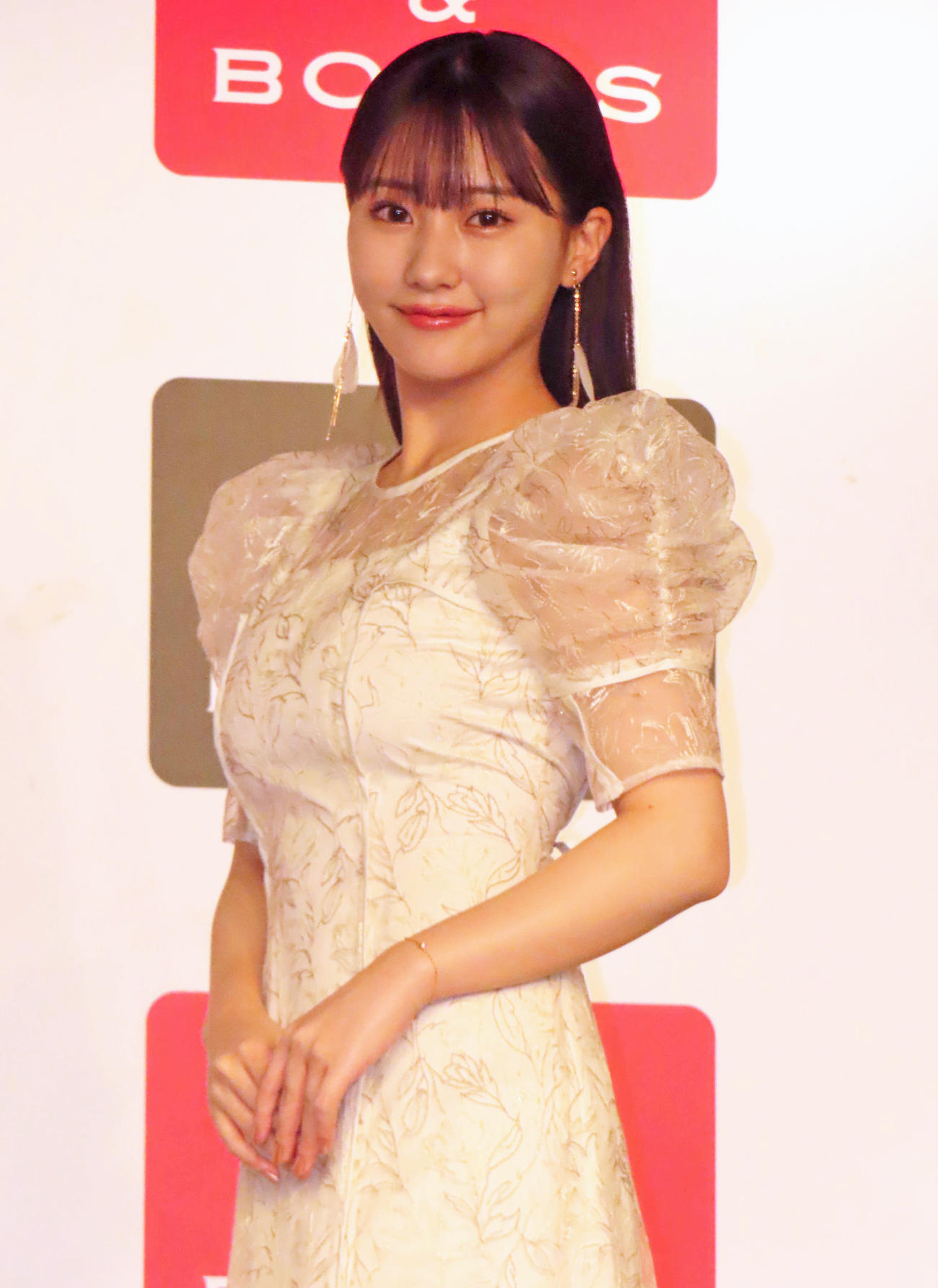 セカンド写真集「気ままに。」発売記念会見に登壇した田中美久