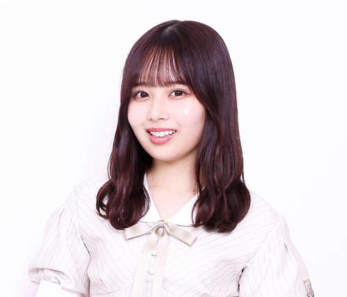 乃木坂46佐藤璃果「今年の夏はやんちゃんと沖縄」金川紗耶との白ワンピツーショットを公開