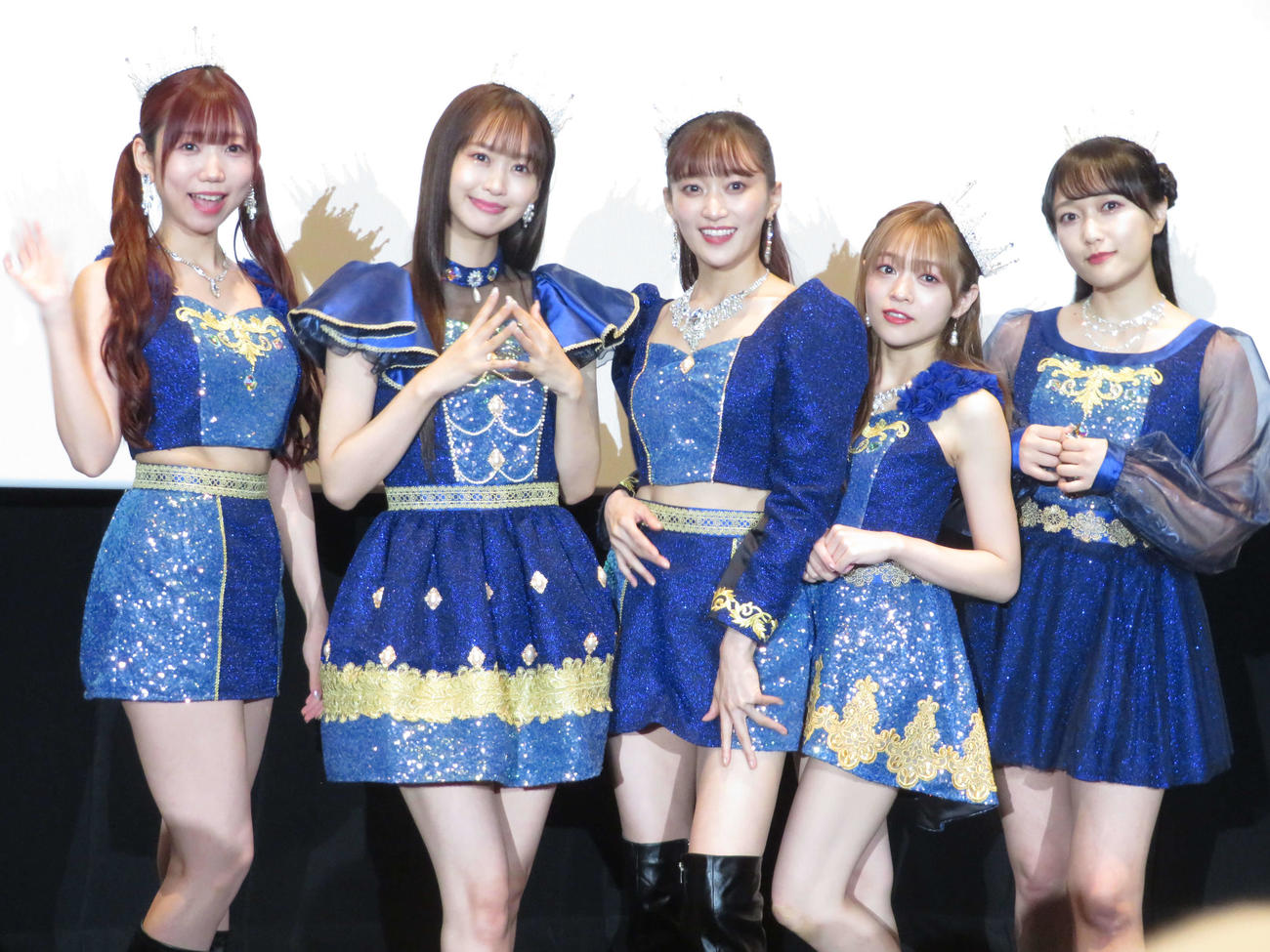 映画「Live＆Documentary Movie～i☆Ris on STAGE～」公開記念舞台あいさつに出席した、左からi☆Risの山北早紀、芹澤優、茜屋日海夏、若井友希、久保田未夢