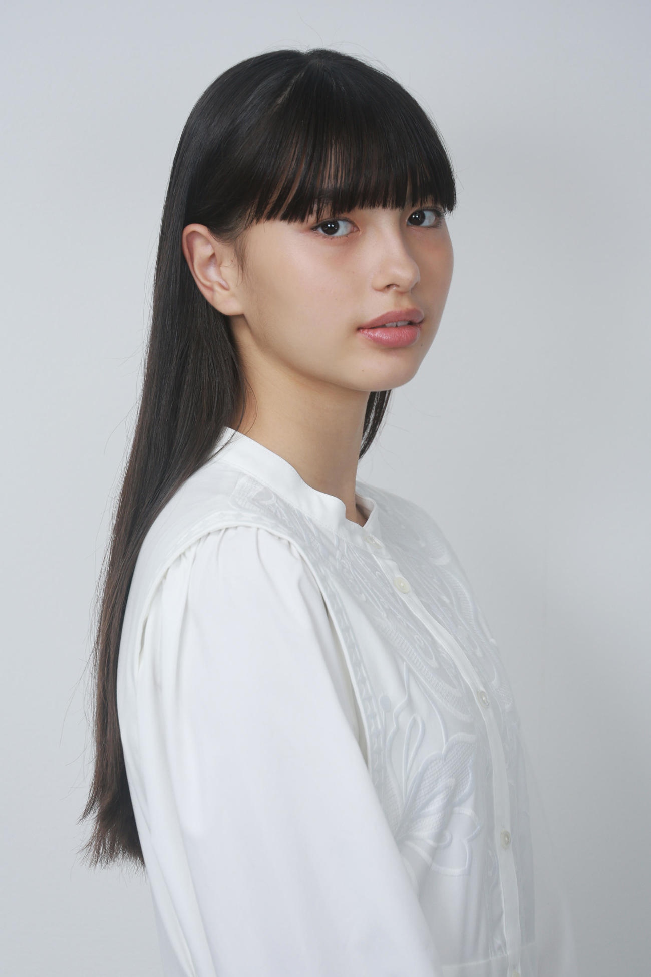純白なワンピースのような中西希亜良