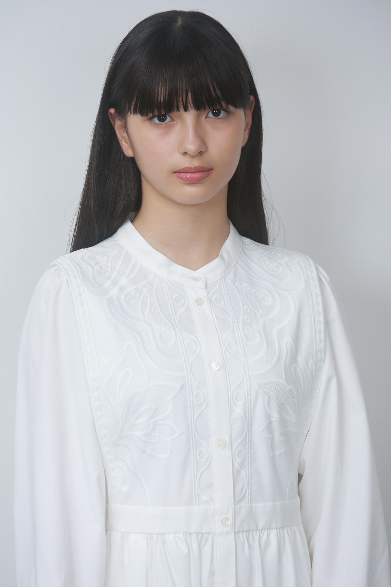 純白なワンピースのような中西希亜良