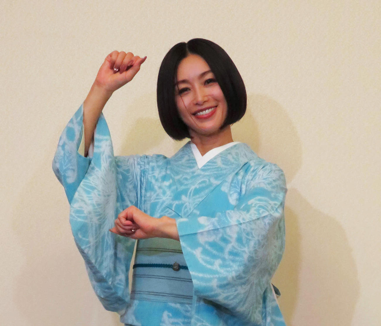 大蓉ホールディングスグループの創立30周年記念式典で令和版「のりピー音頭（法子バージョン）」披露した酒井法子（撮影・村上幸将）