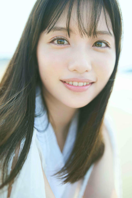田中瞳アナの密着秘蔵ショットや撮り下ろし写真も…初のフォト 