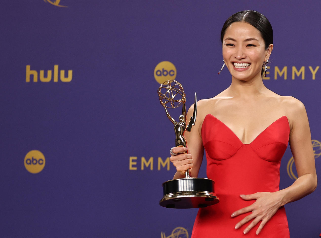 米エミー賞連続ドラマ部門の主演女優賞を獲得したアンナ・サワイ（ロイター）