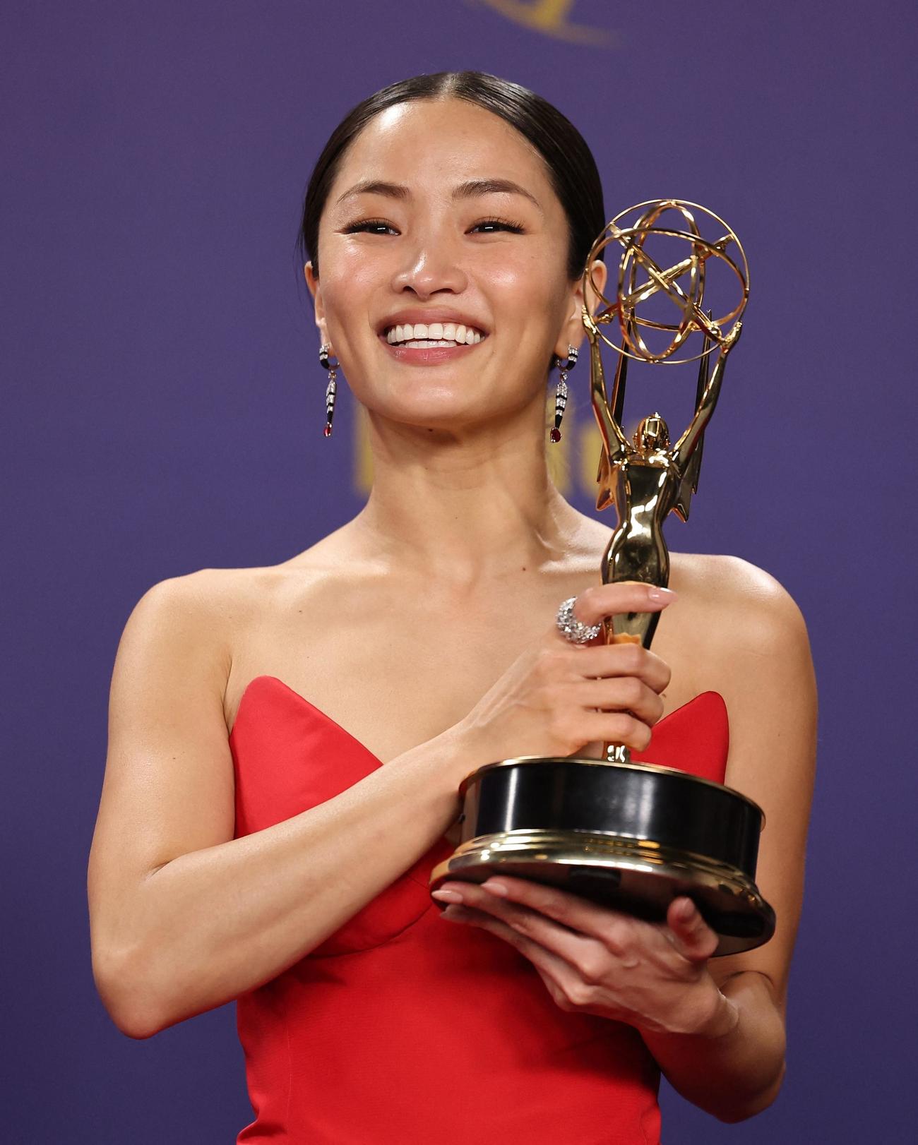 米エミー賞連続ドラマ部門の主演女優賞を獲得したアンナ・サワイ（ロイター）