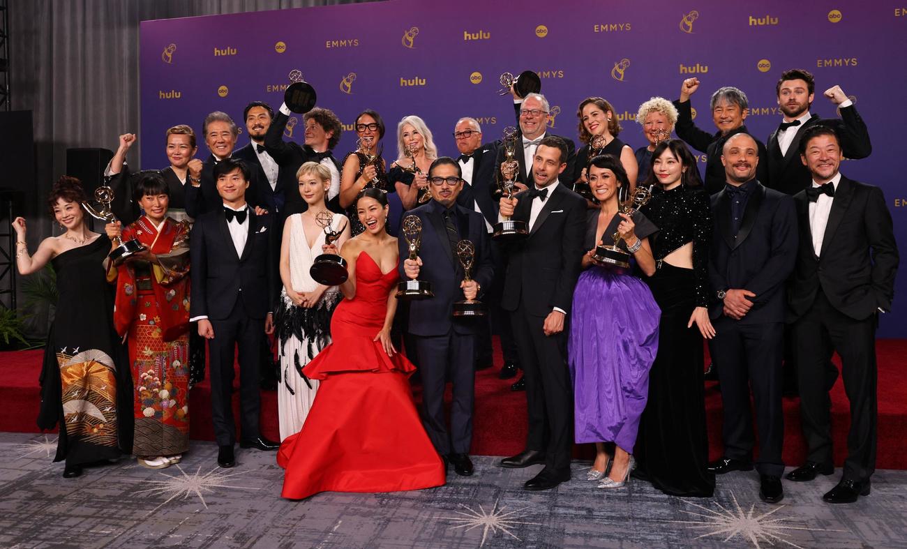 エミー賞18冠に輝いた真田広之ら（ロイター）