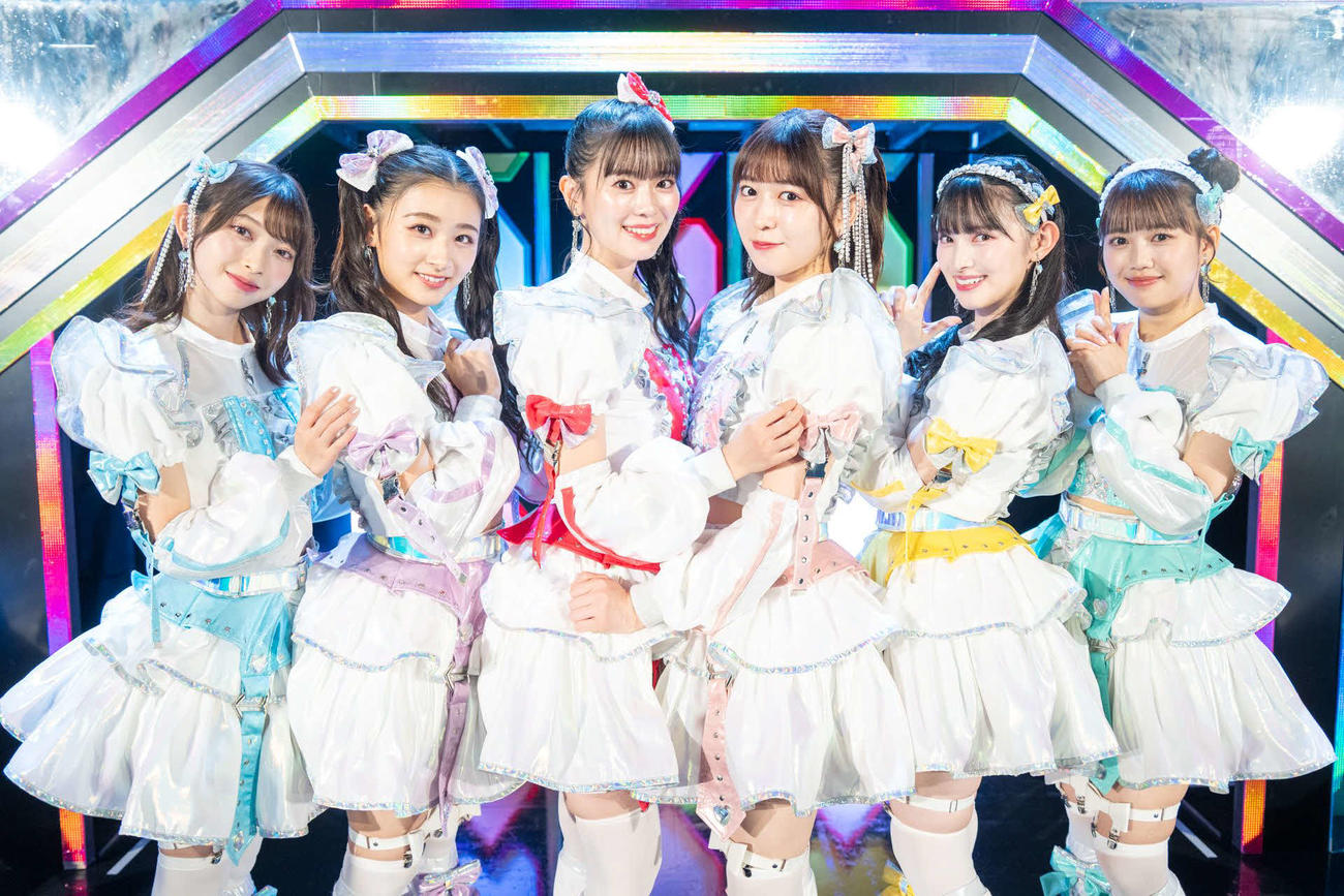 「超ときめきハート宣伝部のきみのハートにロックオンTOUR2024」最終公演を行った左から、辻野かなみ、杏ジュリア、坂井仁香、小泉遥香、菅田愛貴、吉川ひより