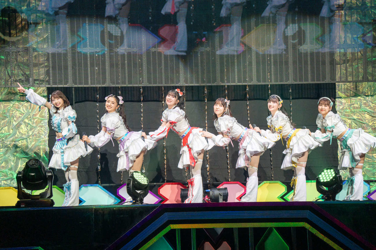 「超ときめきハート宣伝部のきみのハートにロックオンTOUR2024」最終公演を行った左から、辻野かなみ、杏ジュリア、坂井仁香、小泉遥香、菅田愛貴、吉川ひより