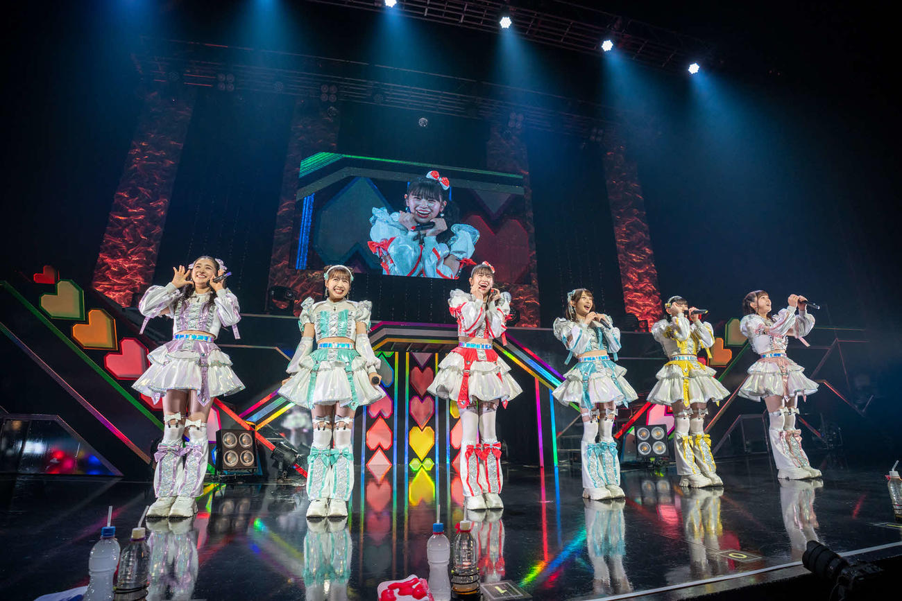 「超ときめきハート宣伝部のきみのハートにロックオンTOUR2024」最終公演を行った左から、杏ジュリア、吉川ひより、坂井仁香、辻野かなみ、菅田愛貴、小泉遥香