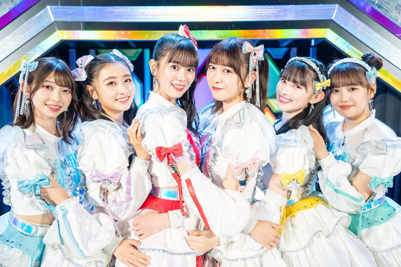 「超ときめきハート宣伝部のきみのハートにロックオンTOUR2024」最終公演を行った左から、辻野かなみ、杏ジュリア、坂井仁香、小泉遥香、菅田愛貴、吉川ひより